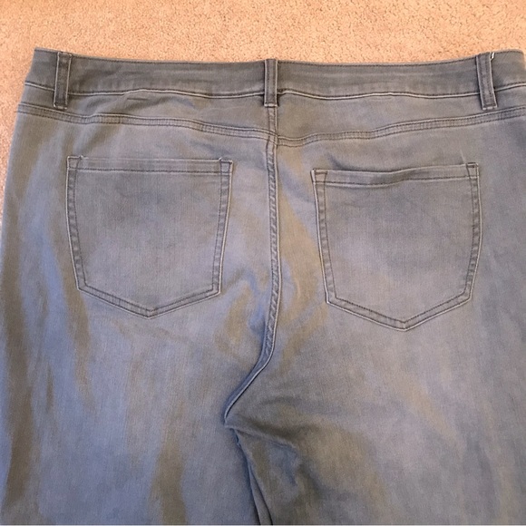 Lane Bryant Mid Rise Super Stretch Skinny Jeans Womens Size 20 Grey Distressed - Picture 8 of 14